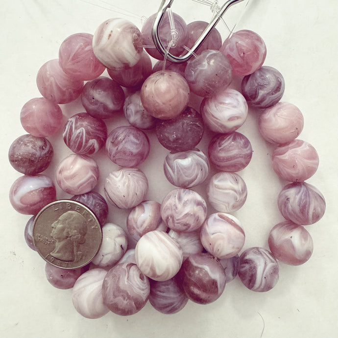 swirl motif glass, matte pale red purple white, 16mm round, 15 piece strand, sold per strand