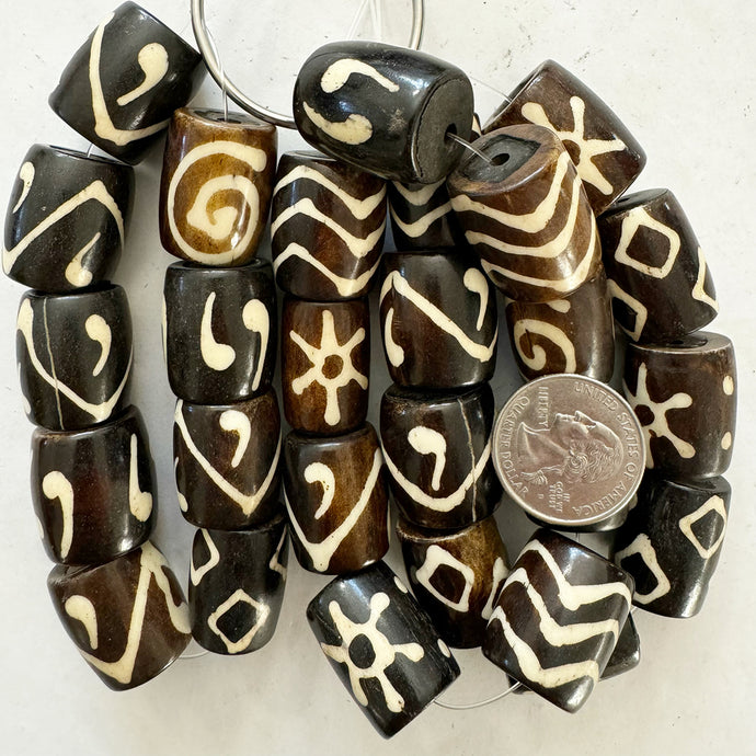 bone, brown off white mixed designs motif, 23x18mm barrel, 9pc, sold per strand