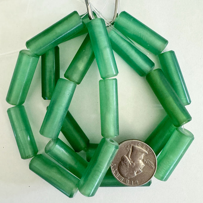 horn, enhanced green, 29x13mm tube, 7 piece strand, sold per strand