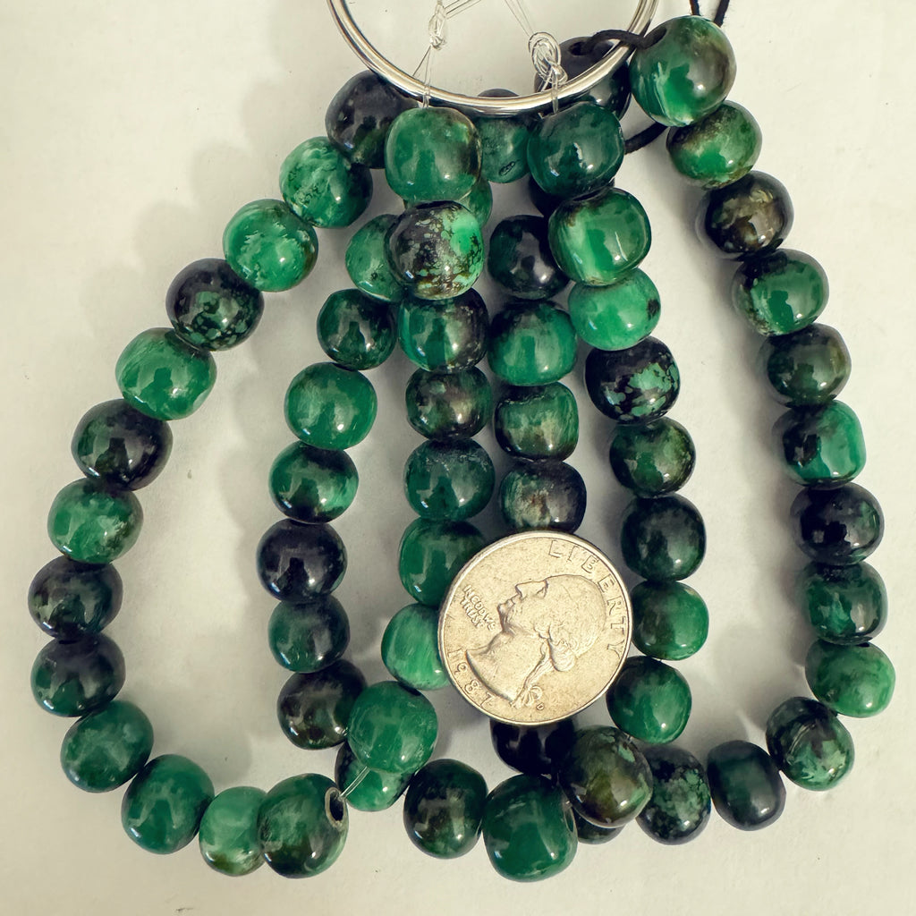 spotted vintage look resin, green white black, 12mm nugget, 21pc strand, sold per strand