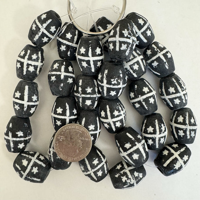 star crossing lines motif glass, matte finish white black, 24x18mm 3 sided barrel size mix, 9 piece strand, sold per strand