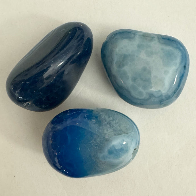 blue agate, 18-40mm tumbled nugget, sold per single bead