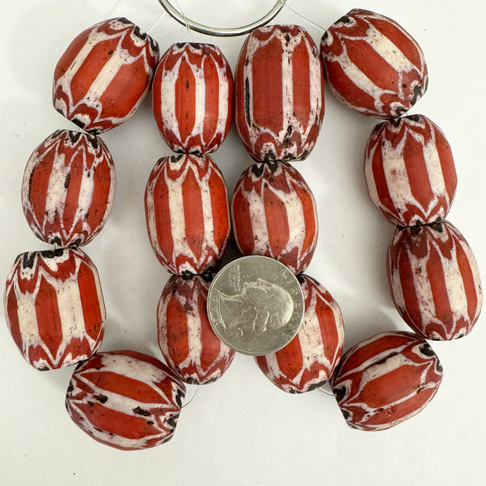 vintage chevron motif glass, white red black, 25-31mm barrel mix, 7 piece strand, sold per strand