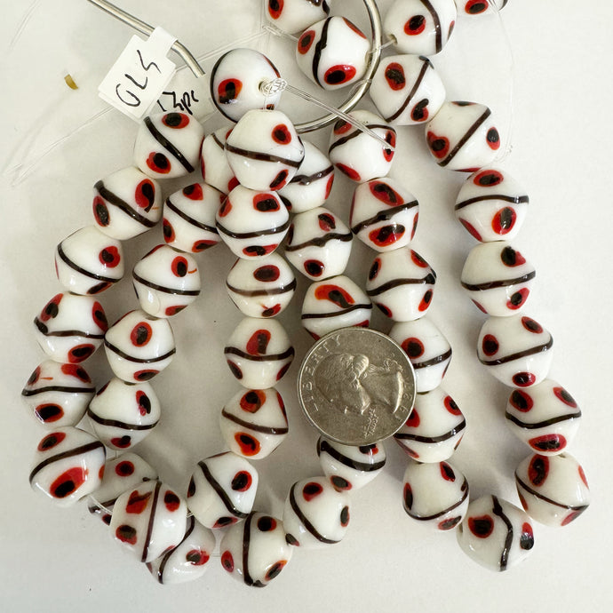 dots line motif glass, white, 15mm bicone, 13 piece strand, sold per strand