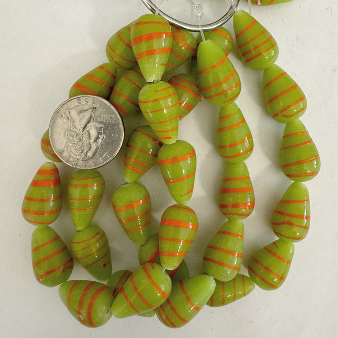 swirl motif glass, lime green orange, 20x13mm pear, 11 piece strand, sold per strand