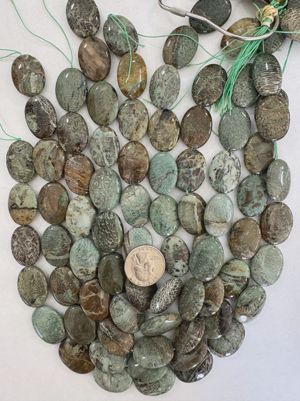 natural green snake skin jasper, 25x19x7mm oval, 15