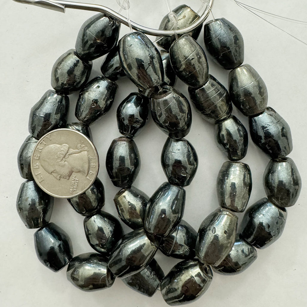 glass, dark golden hematite gray finish, 17x12mm bowed tube, 12 piece strand, sold per strand