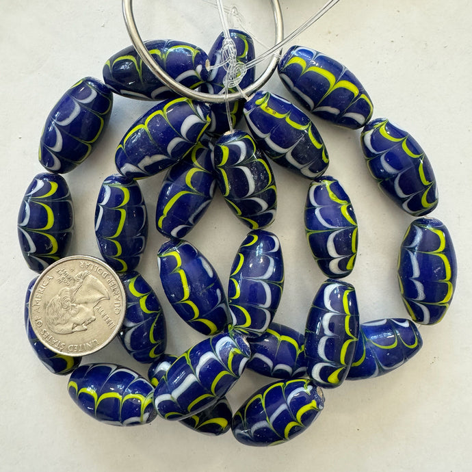 feathered lines motif glass, blue yellow white, 21x13mm barrel, 8 piece strand, sold per strand