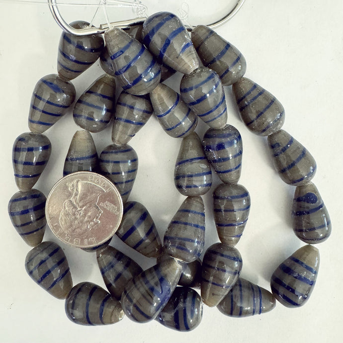 swirl motif glass, gray blue, 20x13mm pear, 11 piece strand, sold per strand