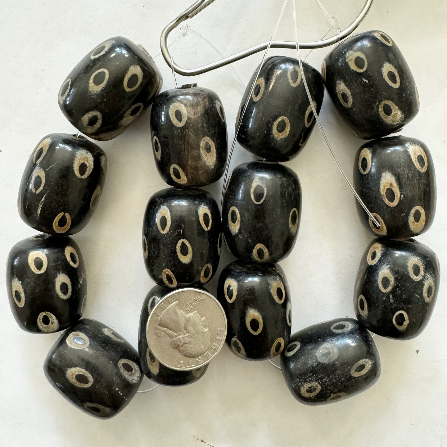 cheetah dot motif horn, dark brown and khaki, 31x26mm barrel, 7 piece strand, sold per strand