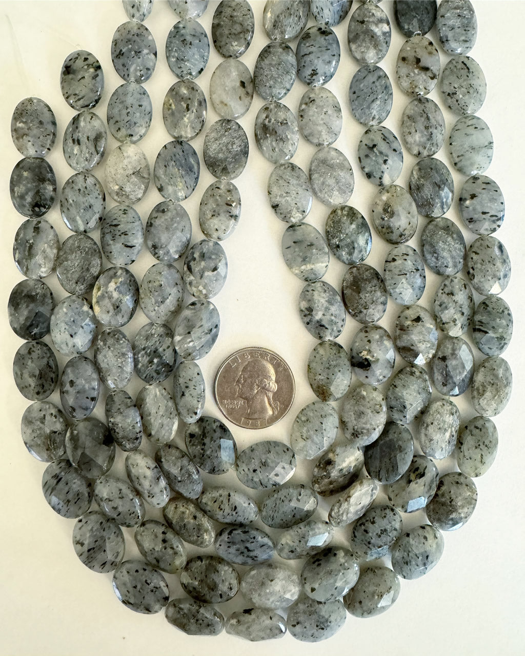 gray kiwi quartz, 18x13x6mm faceted puff oval, 15