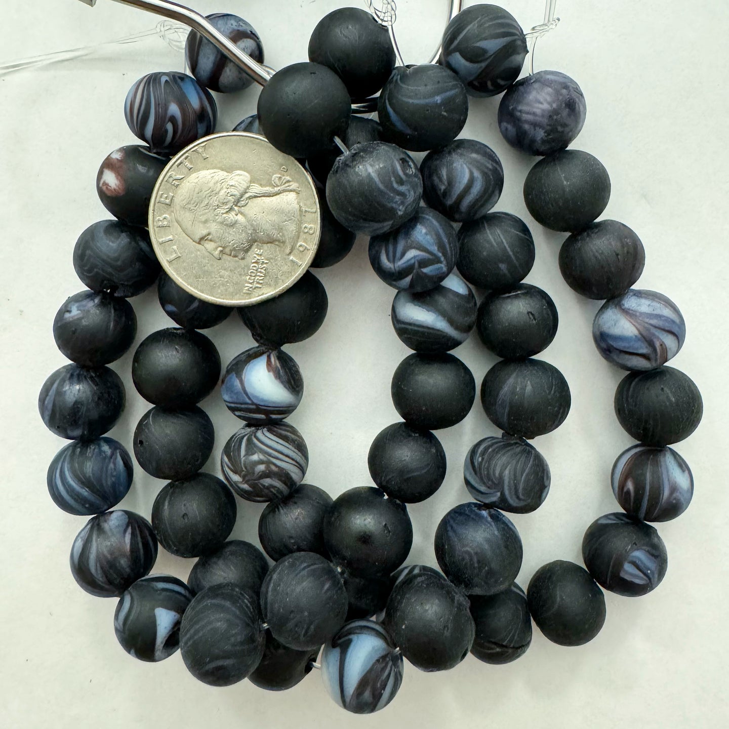 swirl motif glass, matte black purple white, 13mm round, 18 piece strand, sold per strand