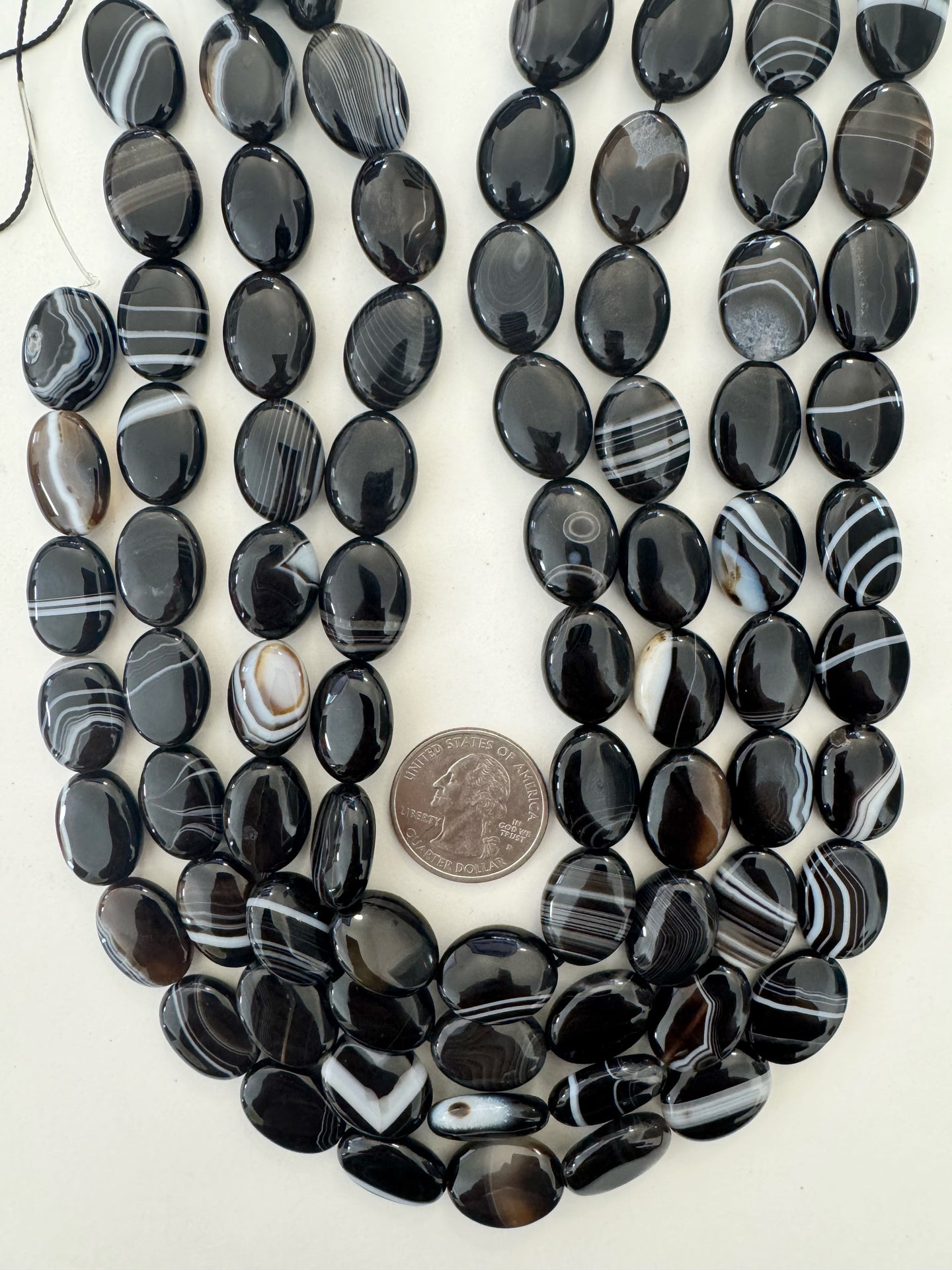 sardonyx, 17x13x5mm oval, 15