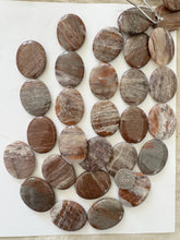 brown banded agate, 44x34x8mm oval, 15" strand, sold per strand