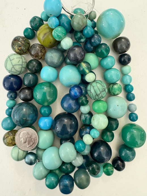 aqua blue round mix, vintage look resin, 15