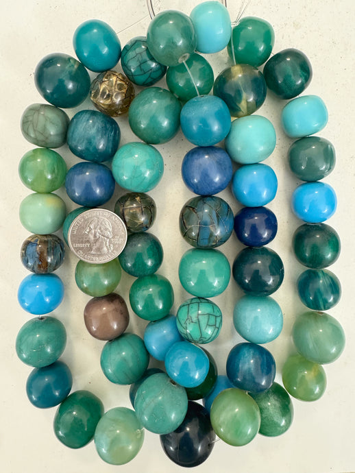 blue multi color mix, vintage look resin, 18-24mm size mix round, 15