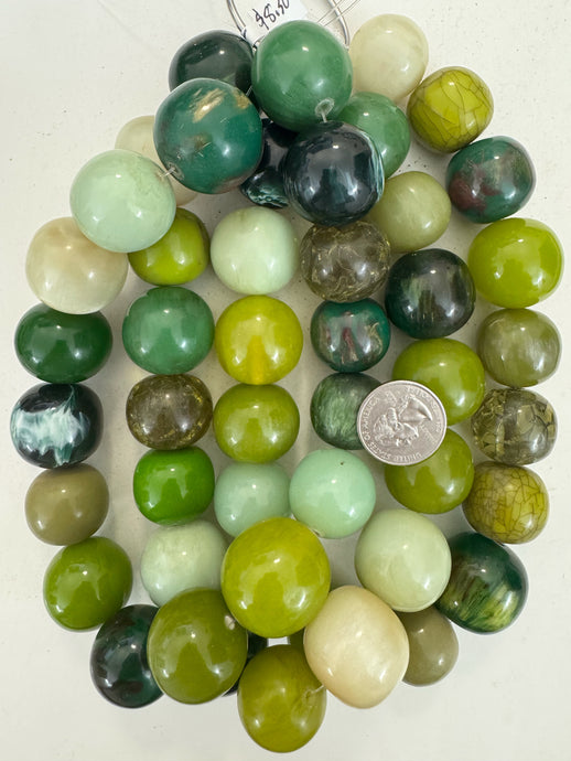 green multi color mix, vintage look resin,22-27mm size mix round, 15