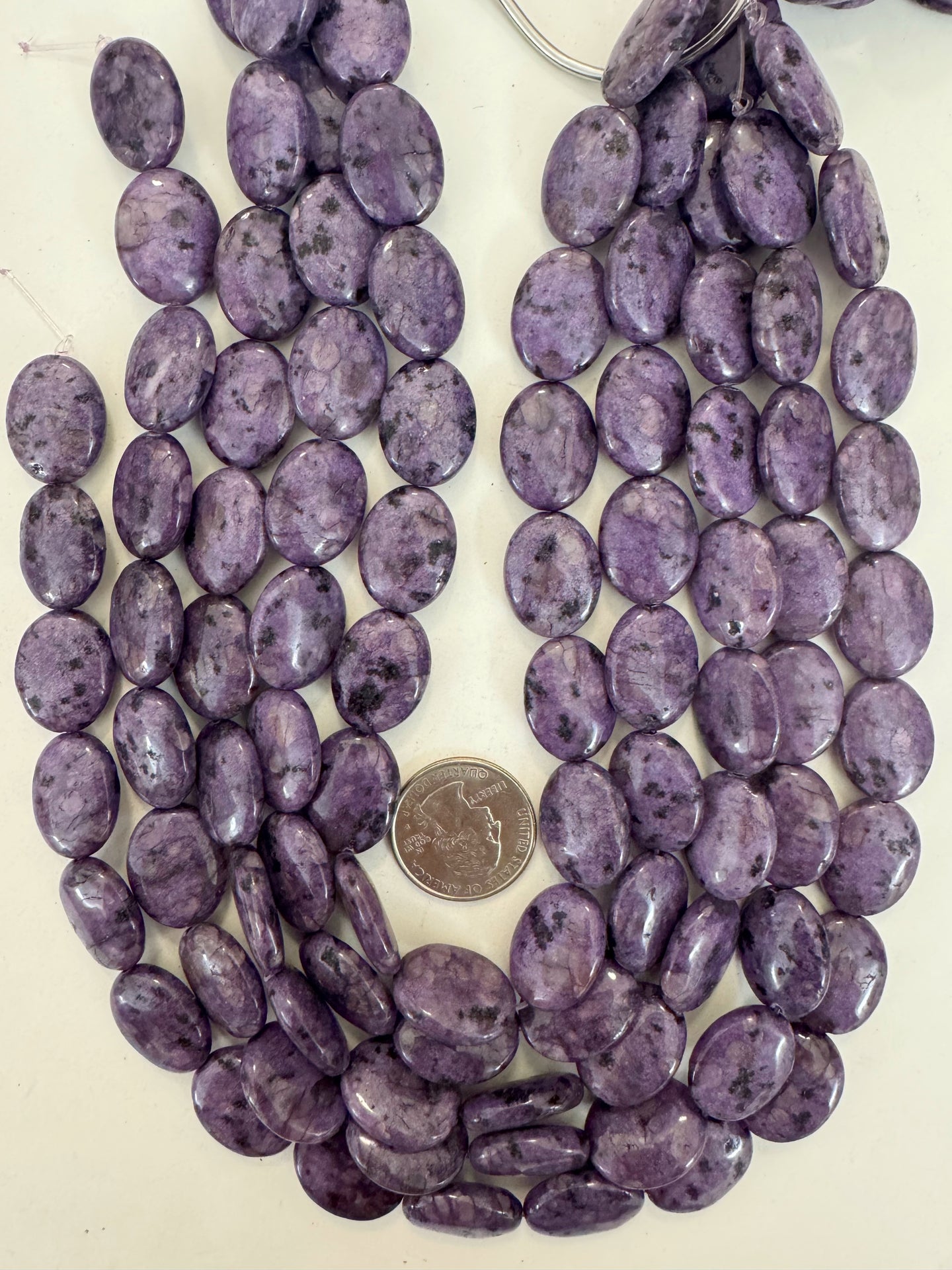 purple enhanced kiwi quartz, 20x15x6mm oval, 15