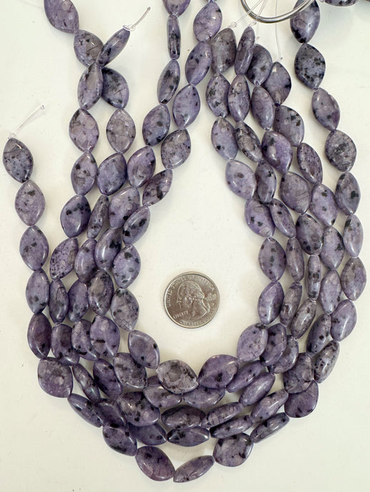 purple enhanced kiwi quartz, 19x12x6mm horse eye, 15