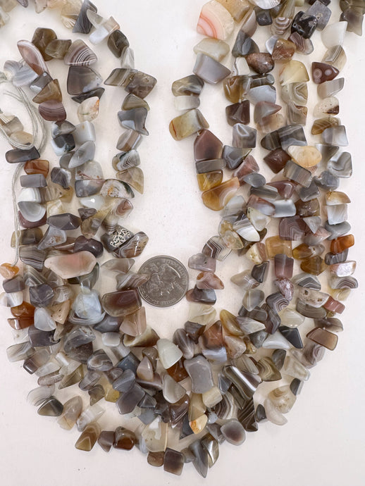 botswana agate, 9-17mm mixed size chip pendant ,15