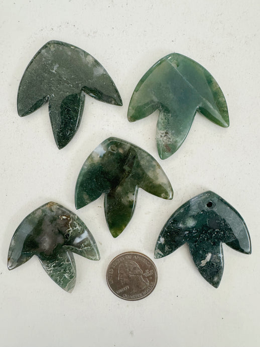 moss agate, 42x42x5mm carved leaf motif pendant mix, 5 piece lot (batch 1)