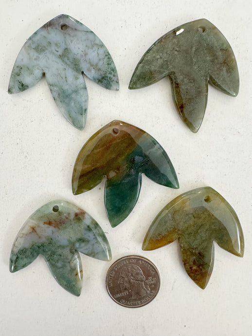 indian agate, 42x42x5mm carved leaf motif pendant mix, 5 piece lot (batch 1)