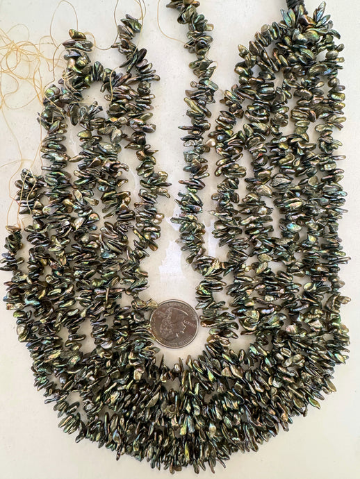 dark peacock green enhanced fresh water pearl, 5-10mm chip pendant mix, 15