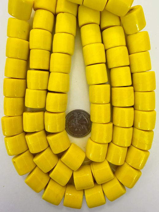 yellow, single color, vintage look glass, 16x14mm barrel, 15