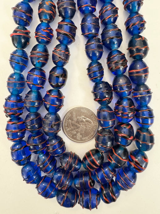 blue pale red black swirl motif, vintage look glass, 15x12mm barrel, 15