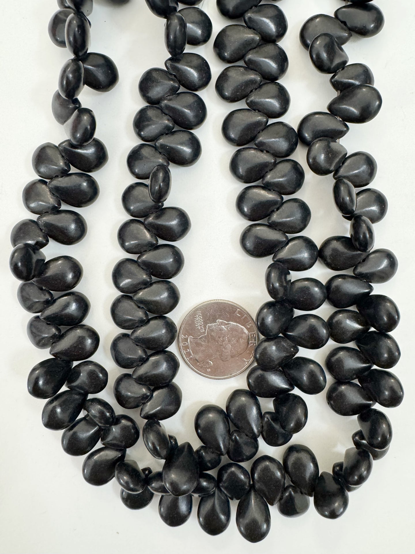 black stone, 17x13x7mm faceted flat oval, 15