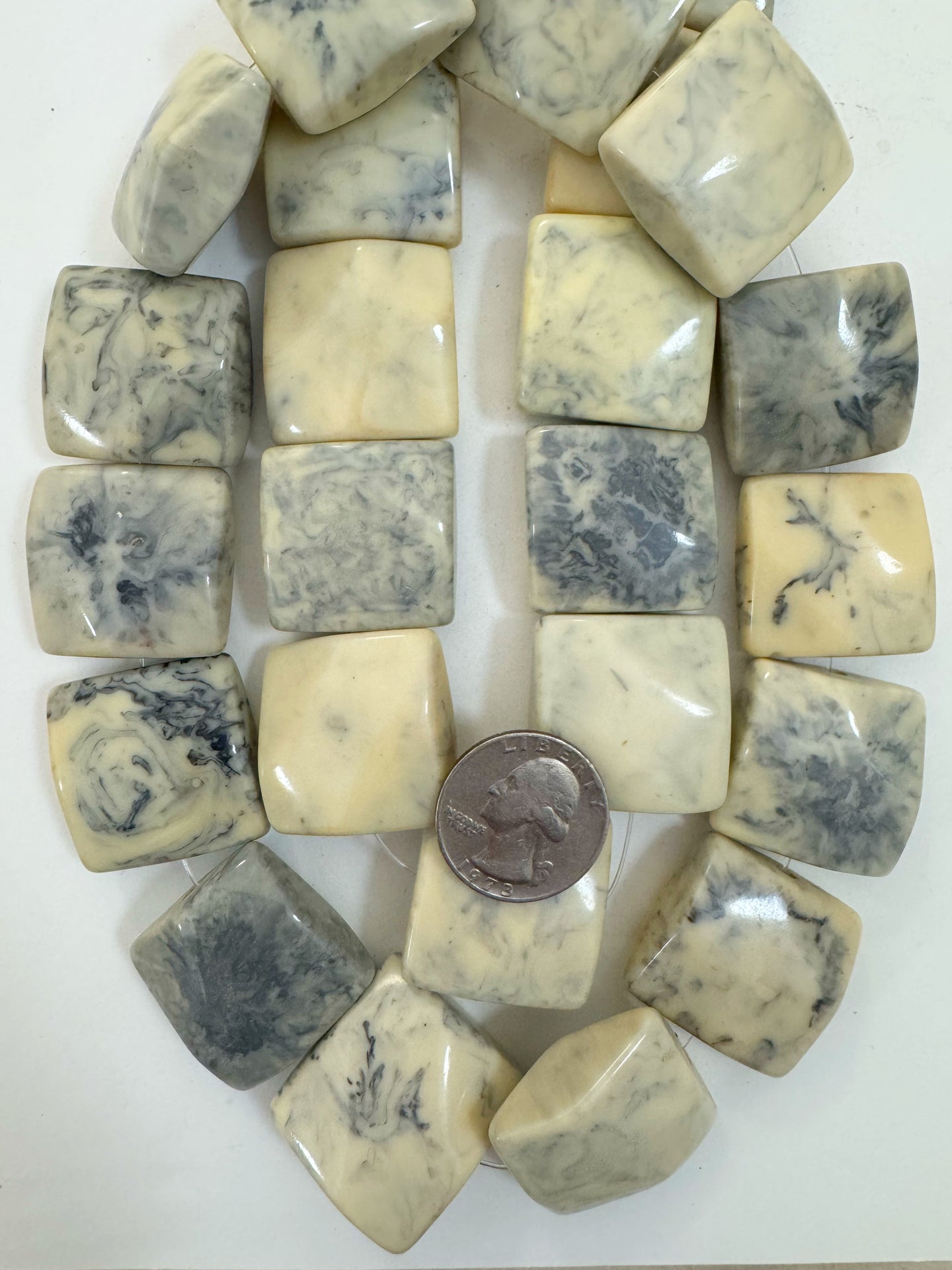 pale off white yellow black swirl, vintage look resin, 28x28x15mm square, 15