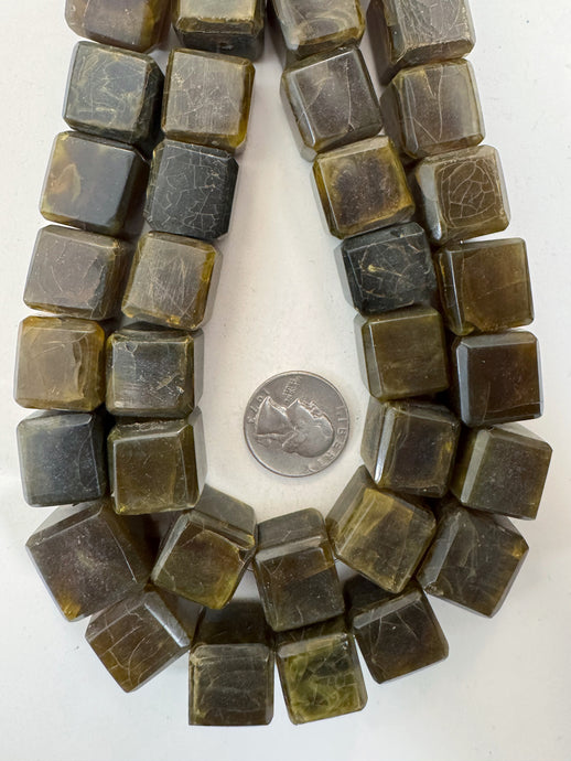 dark olive green crackle motif, vintage look resin, 17mm cube, 15