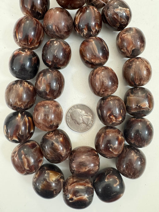 dark red brown white swirl, vintage look resin, 23mm nugget round, 15