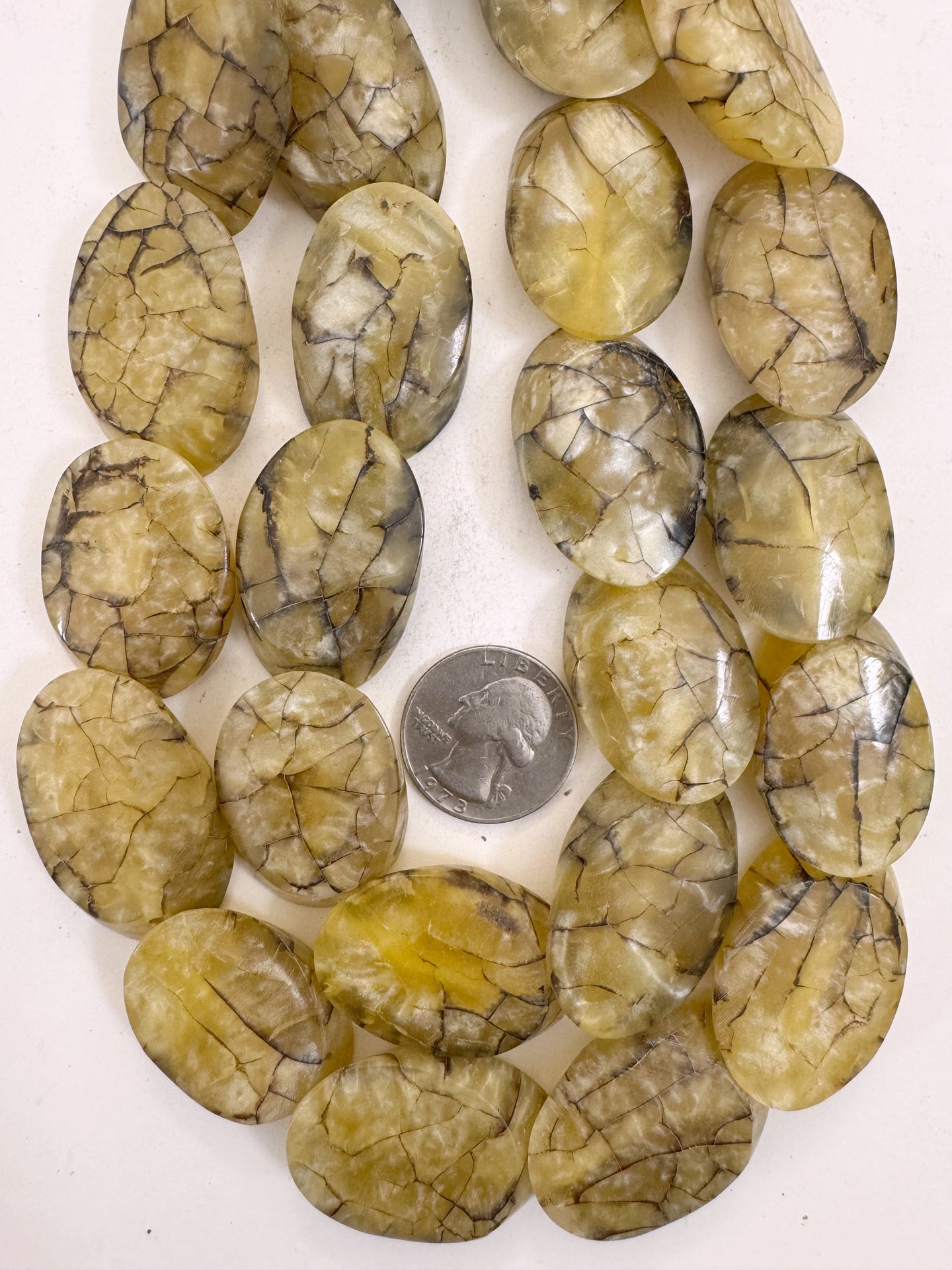 pale yellow dark brown crackle, vintage look resin, 36x23x10mm overlapping oval, 15