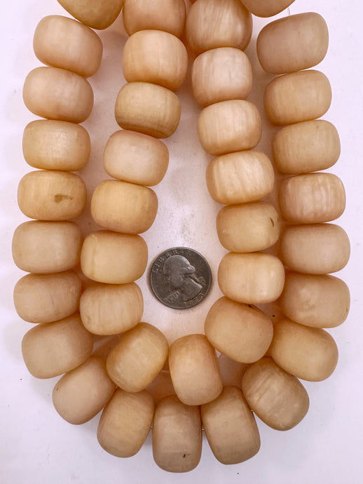 matte pale pearly peach, vintage look resin, 22x17mm rondelle, 15