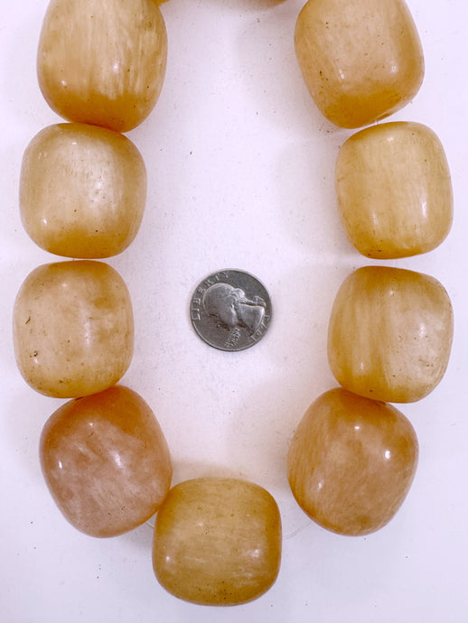 dark pale pearly red peach, vintage look resin, 34x30mm barrel, 15