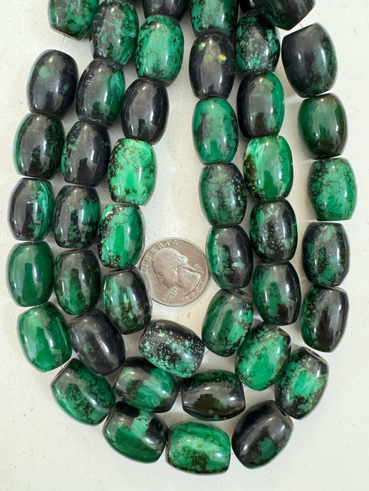 black green white swirl, vintage look resin, 20x16mm barrel, 15