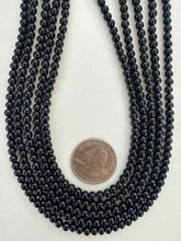 onyx, 4mm round, 15" strand,   SOLD PER STRAND