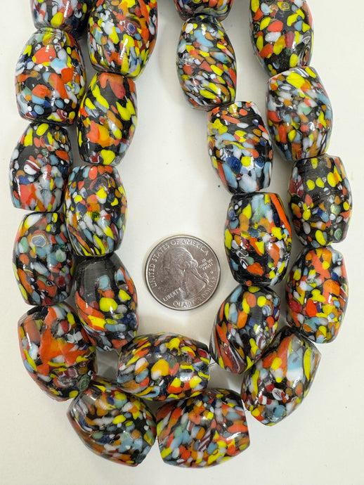 pale red orange white blue yellow black mix spotted swirl motif, vintage look glass, 25x19mm barrel mix, 15