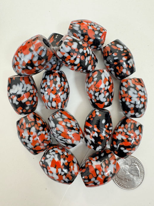pale red orange white black mix spotted swirl motif, vintage look glass, 25x19mm barrel mix, 15