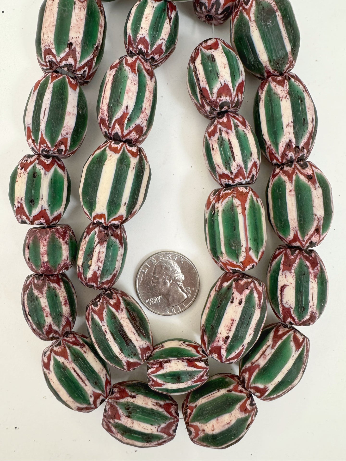 green red white black chevron motif, old stock vintage glass, 18-31mm barrel mix, 15