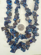 dark electric blue coated druzy quartz, 7-25mm rough nugget, 15" strand, sold per strand, may have edge or surface wear