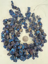 dark electric blue coated druzy quartz, 7-25mm rough nugget, 15" strand, sold per strand, may have edge or surface wear