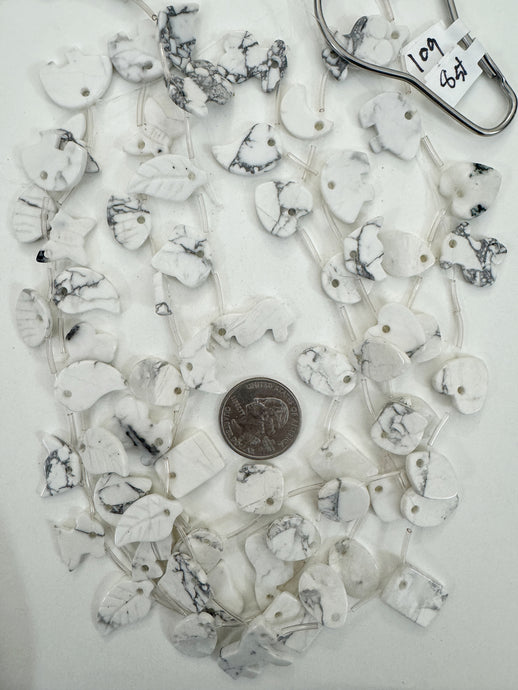 howiite, 18-20mm shape animal and nature motifs, 15