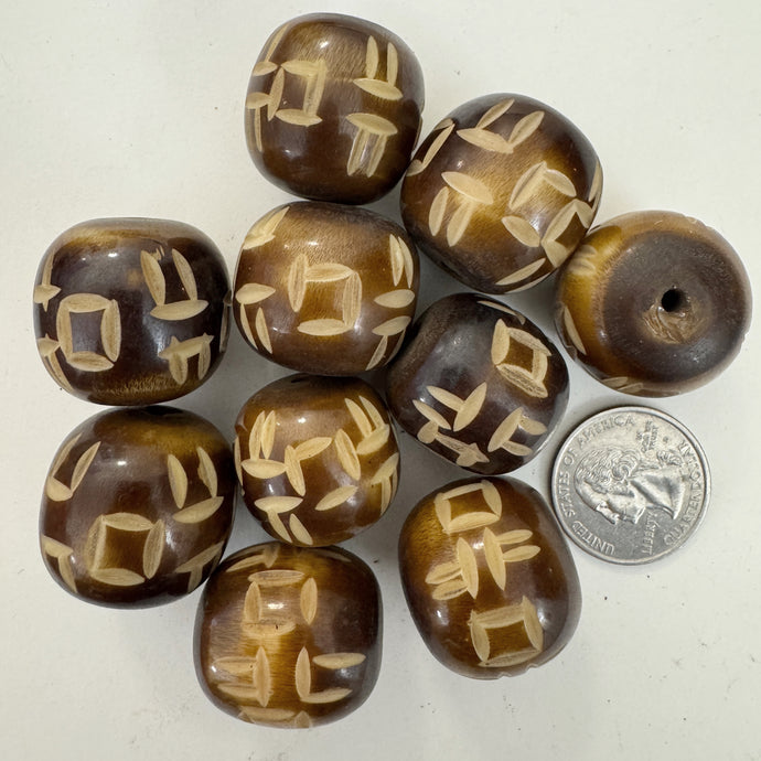 brown off white, carved lines pattern motif, faux bone look, vintage stock resin, 22-25mm barrel assorted size, sold per bead