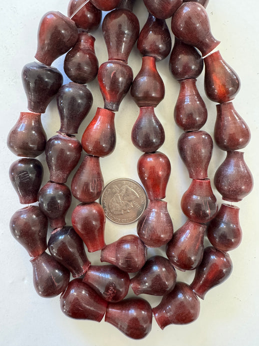 red horn, 22x17mm teardrop pear, 15