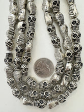 antique silver plated metal, vintage look, 13x10x10mm skull, 15" strand, sold per strand