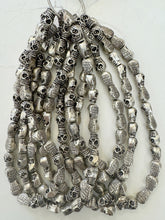 antique silver plated metal, vintage look, 13x10x10mm skull, 15" strand, sold per strand
