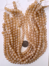 champagne orange enhanced druzy agate, matte finish, 8mm round, 15" strand, sold per strand