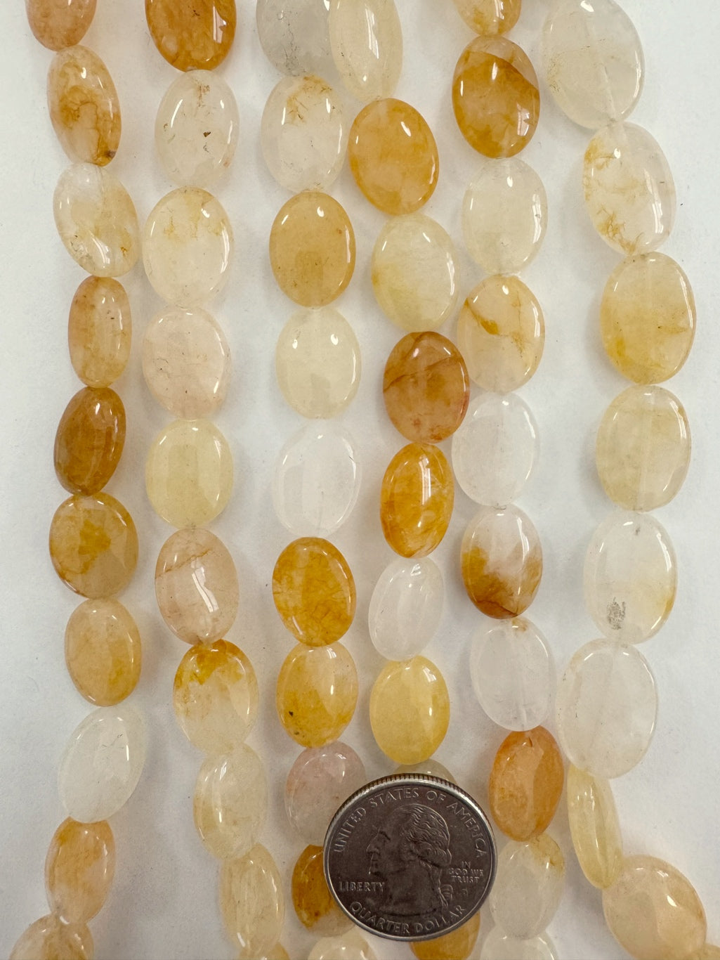 natural yellow jade, 17x13x5mm oval, 15